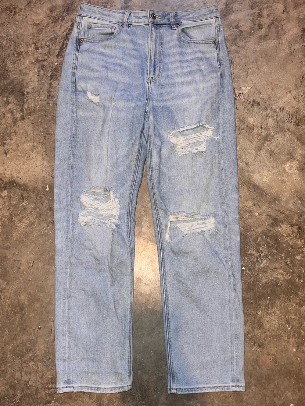 American Eagle Outfitters Light Blue Distressed Mom Straight-Leg Jeans